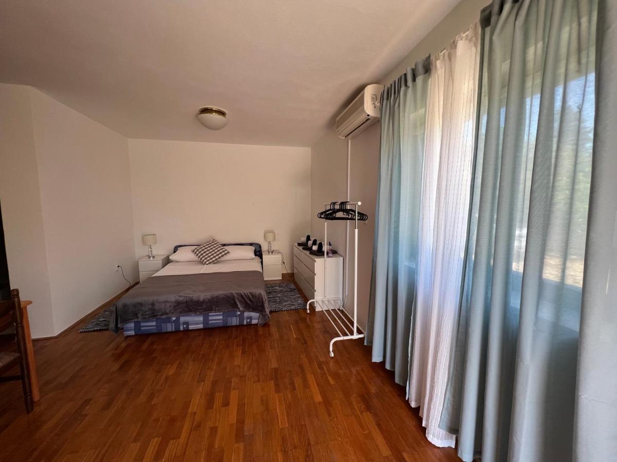 Apartments Antolkovic Ugljan Exterior foto