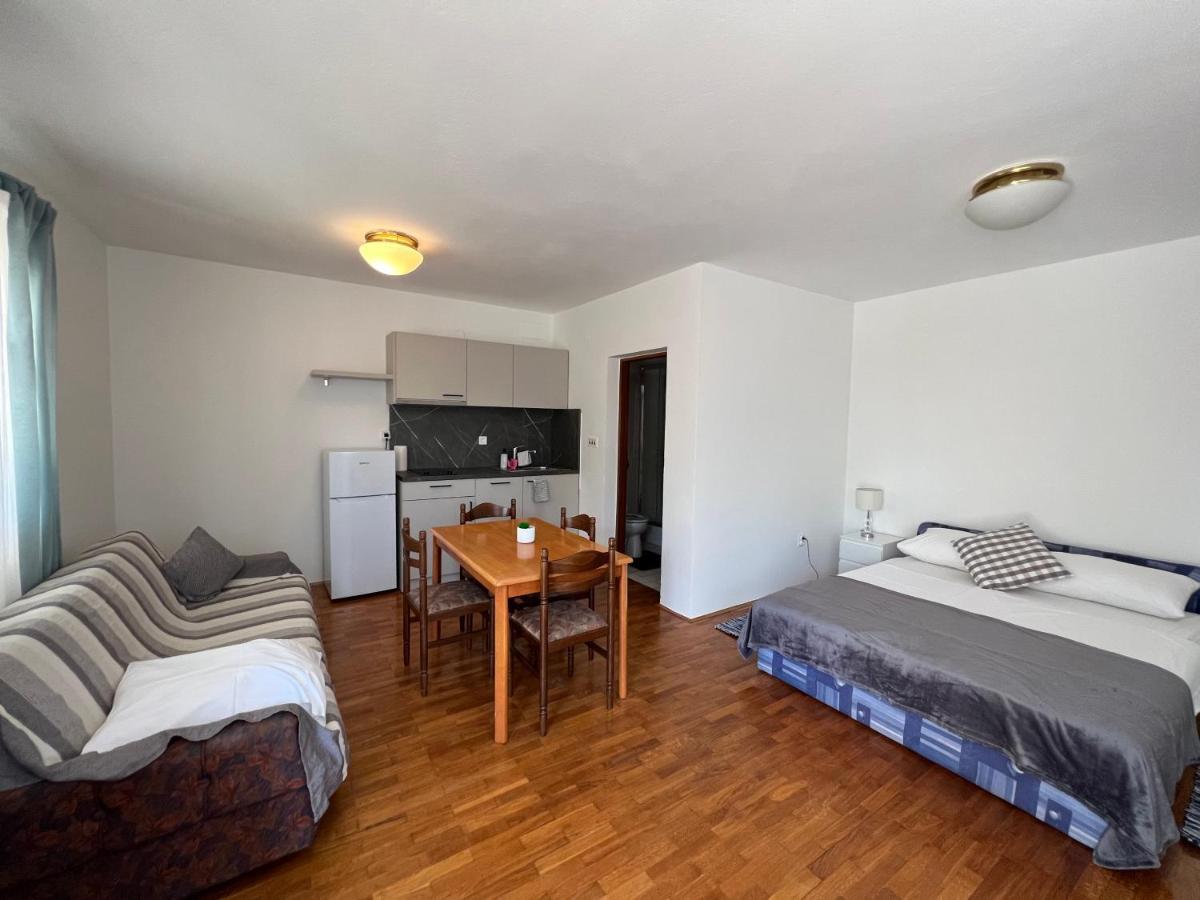 Apartments Antolkovic Ugljan Exterior foto