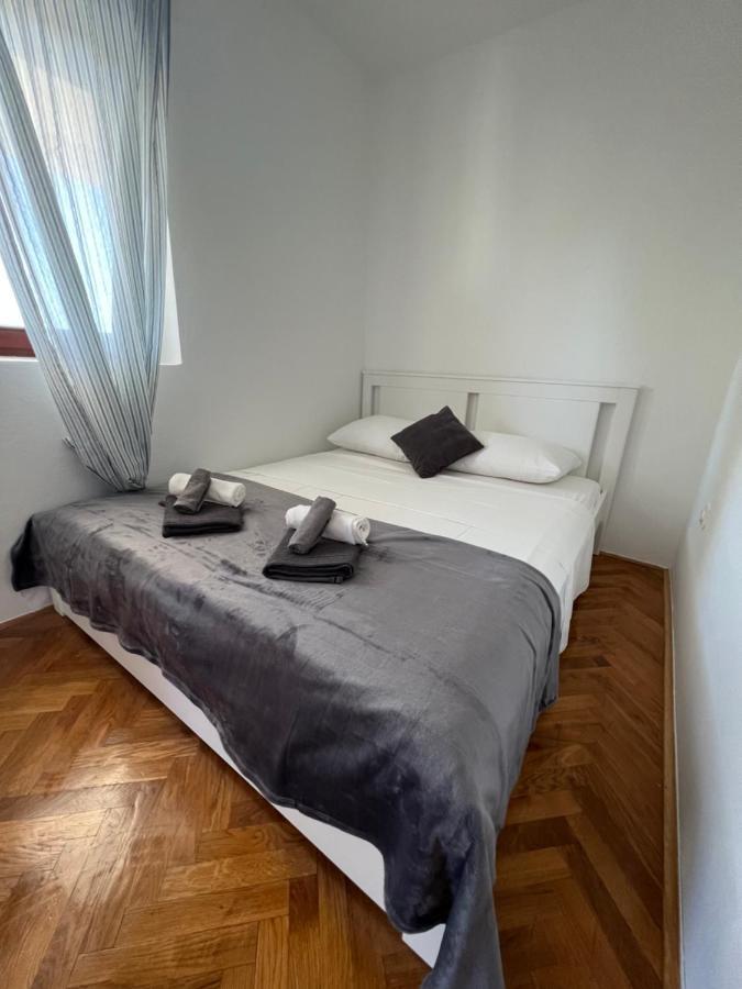 Apartments Antolkovic Ugljan Exterior foto